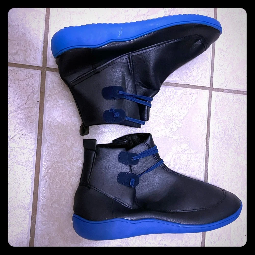 Water Shoes. Blue. NWOT Size 8/9. - Picture 1 of 4